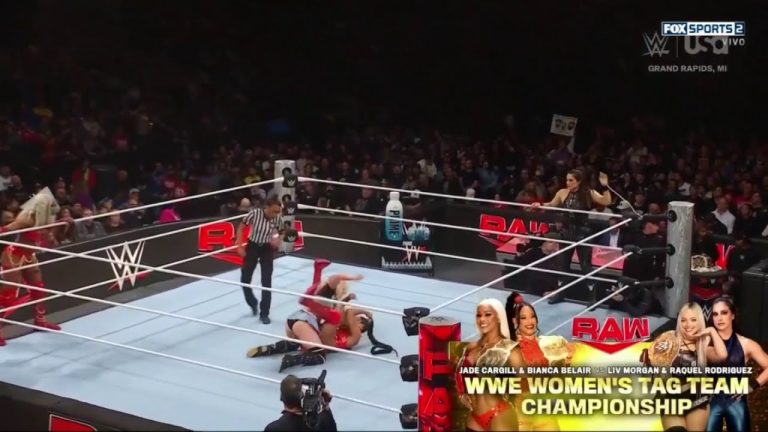 Bianca Belair & Jade Cargill Vs Liv Morgan & Raquel Rodrguez Parte 1 - WWE Raw 11/11/2024 (Espaol)